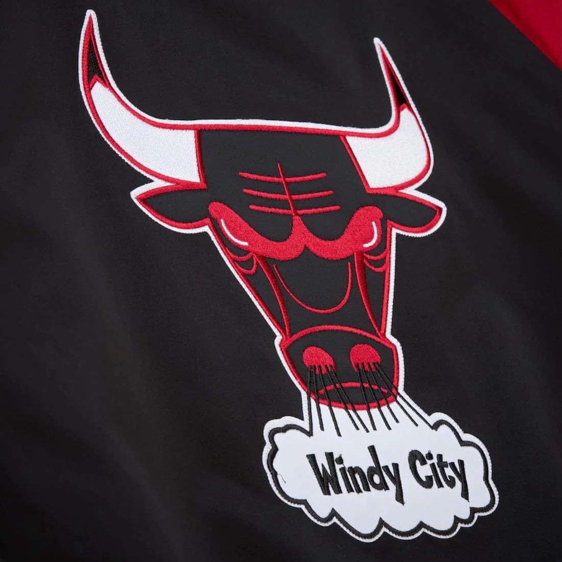 Mitchell & Ness Chicago Bulls Double Clutch Lw Satin Jacket (Black/Scarlet) - Image 5