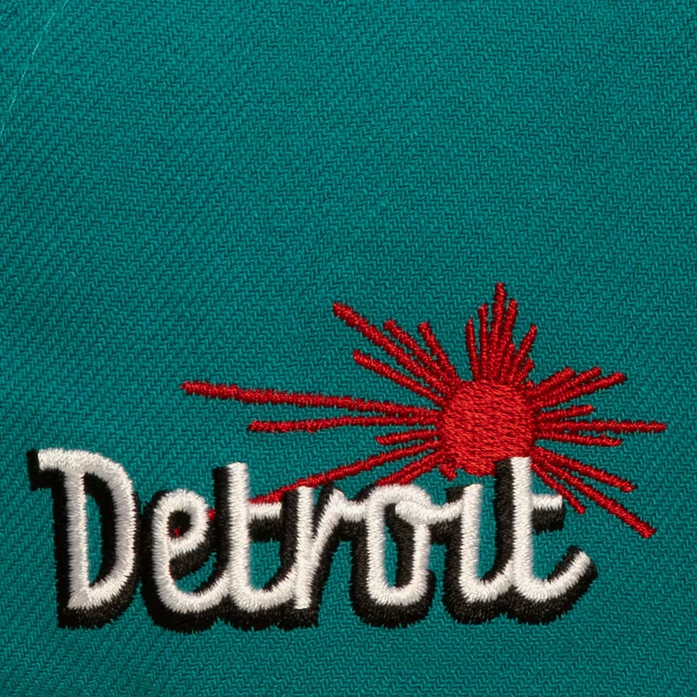 Mitchell & Ness NBA Detroit Pistons In the City Snapback (Teal/Black) - Image 3